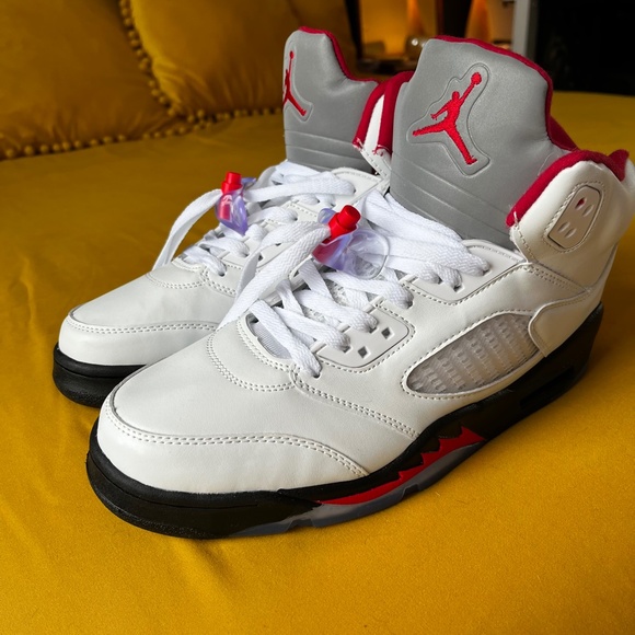 Nike Air Jordan 5 V Fire Red White Black 2020 Release Sneakers Max 95 90 Size 10 main image 9